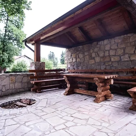 Pod Dubem Chalet *