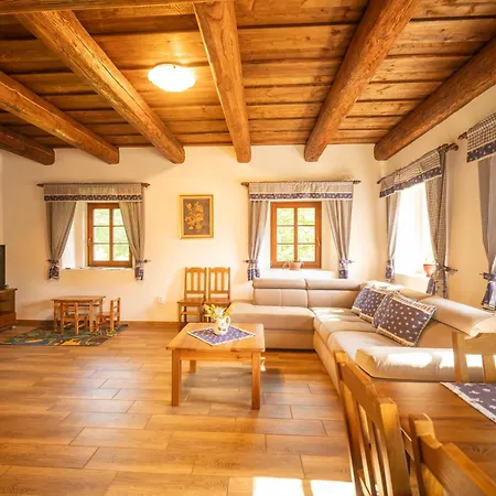 Pod Dubem Chalet Broumov